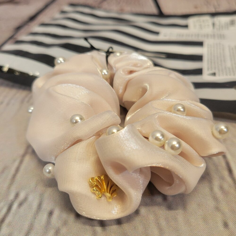 Lele Sadoughi Imitation Pearl Embellished Scrunchie